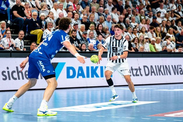 07.06.2026, xdobgx, Handball Daikin HBL, THW Kiel - TBV Lemgo Lippe v.l. JoÃ«l Willecke (TBV Lemgo Lippe, 24), Rasmus Ankermann (Kiel, 22) am Ball, plays the ball Kiel