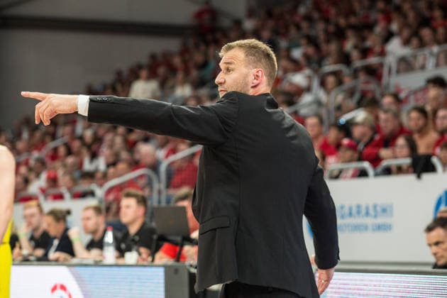 Bamberg, Deutschland 06. Juni 2026: 1. BBL Playoff Halbfinale - 2025 2026 - Sp. 4 - Bamberg Baskets gegen Alba Berlin Im Bild: Trainer Anton Gavel (Bamberg) gestikuliert an der Seitenlinie des Spielfeldes Brose Arena Bayern Copyright: xFotostandx xSchmittx