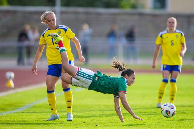 260608 Tuva Skoog of Sweden and Daniela Janet Monroy CortÃ z of Mexico during the under-23 International Friendly, Länderspiel, Nationalmannschaft football match between Sweden and Mexico on June 8, 2026 in Kalmar. Photo: Suvad Mrkonjic BILDBYRAN COP 170 SM0470 fotboll football soccer fotball träningslandskamp international friendly sverige sweden mexico dam bbeng sverige sweden Copyright: SUVADxMRKONJIC BB260608SM063