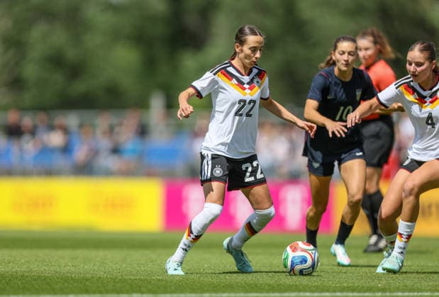 GER, Frankfurt, Deutschland U19 vs USA U19 Freundschaftsspiel, Fussball, DFB, Spielzeit 2025 2026, DFB-Campus, zweites Spiel im Bild: Emma Memminger (Deutschland U19 Frauen 22) DFB DFL REGULATIONS PROHIBIT ANY USE OF PHOTOGRAPHS AS IMAGE SEQUENCES AND OR QUASI-VIDEO, 09.06.2026 Copyright: HMBxMedia HendrikxHamelau
