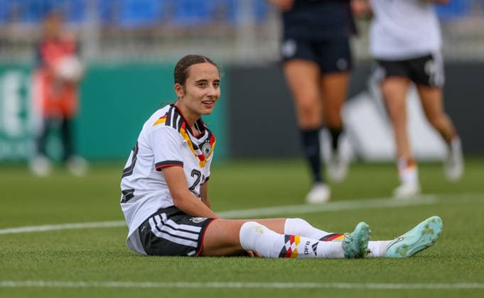 GER, Frankfurt, Deutschland U19 vs USA U19 Freundschaftsspiel, Fussball, DFB, Spielzeit 2025 2026, DFB-Campus, zweites Spiel im Bild: Emma Memminger (Deutschland U19 Frauen 22) am Boden DFB DFL REGULATIONS PROHIBIT ANY USE OF PHOTOGRAPHS AS IMAGE SEQUENCES AND OR QUASI-VIDEO, 09.06.2026 Copyright: HMBxMedia HendrikxHamelau