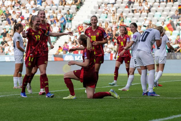 09.06.2026, xgrfx, Fussball WM Qualifikation Frauen, Slowenien - Deutschland v.l. Tor, Sarai Linder (Deutsche Frauennationalmannschaft) Eigentor Lara Prasnikar (Slowenien) zum 0:1 (DFL DFB REGULATIONS PROHIBIT ANY USE OF PHOTOGRAPHS as IMAGE SEQUENCES and or QUASI-VIDEO) Ljubljana