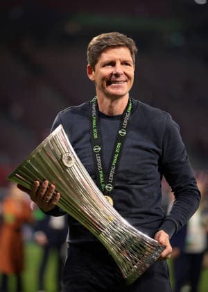 Leipzig, Germany, 27th May 2026. Oliver Glasner Head Coach of Crystal Palace FC celebrates the 1-0 victory with the trophy following the Crystal Palace vs Rayo Vallecano UEFA Conference League Final match at Leipzig Stadium, Leipzig. Picture credit should read: Jonathan Moscrop Sportimage EDITORIAL USE ONLY. No use with unauthorised audio, video, data, fixture lists, club league logos or live services. Online in-match use limited to 120 images, no video emulation. No use in betting, games or single club league player publications. SPI_216_JM_CPALACE_RVALLECANO_UECL SPI-4824-0216