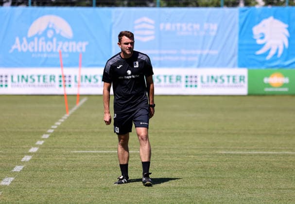 Fussball, Herren, Regionalliga Bayern, Saison 2026 2027, TSV 1860 München, Training, Grünwalder Strasse 114 Tobias Stefer, Athletiktrainer (TSV 1860 München) auf dem Trainingsplatz stehend