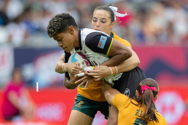 Bordeaux Sevens, SVNS Rugby World Championship, WM, Weltmeisterschaft Madison Ashby und Teagan Levi (beide Australien) stoppen Sesenieli Donu (Fiji, Fidschi). Drittes Turnier der SVNS World Championship, Siebener-Rugby WM vom 5. bis 7. Juni 2026 in Bordeaux (Frankreich). Tag 1, Gruppenspiele am 5. Juni 2026., Bordeaux Region Nouvelle-Aquitaine Frankreich Stade Atlantique