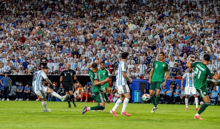 Fußball, Herren, FIFA World Cup, WM, Weltmeisterschaft, Fussball 2026 in Mexiko, Kanada und USA, Spiel in Kansas City (Gruppe J, 1. Spieltag), Argentinien - Algerien, Lionel Messi (Argentinien) erzielt das Tor zum 3:0, 16.06. 2026, Copyright: xMatthiasxKochx