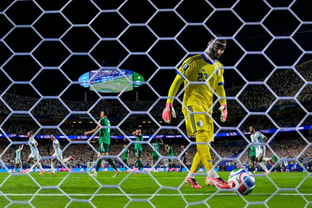 260616 Goalkeeper Luca Zidane of Algeria looks dejected after letting in the 2-0 goal by Lionel Messi of Argentina (not pictured) during the FIFA World Cup, WM, Weltmeisterschaft, Fussball 2026 football match between Argentina and Algeria on June 16, 2026 in Kansas City. Photo: Joel Marklund BILDBYRAN kod JM JM0825 bbeng fotboll football soccer fotball vm fotbolls-vm fotball-vm fotbolls-vm 2026 fifa world cup 2026 argentina algeria algeriet depp Copyright: JOELxMARKLUND BB260616JM102