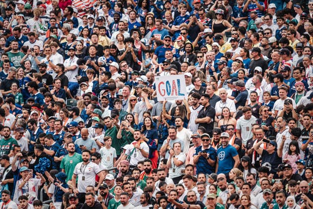 Fußball Herren FIFA Fußball-Weltmeisterschaft 2026 Gruppe I Frankreich vs. Irak 22.06.2026 Ein Fan hält ein Schild mit der Aufschrift Goal Tor Philadelphia Philadelphia Stadion Pennsylvania United States of America