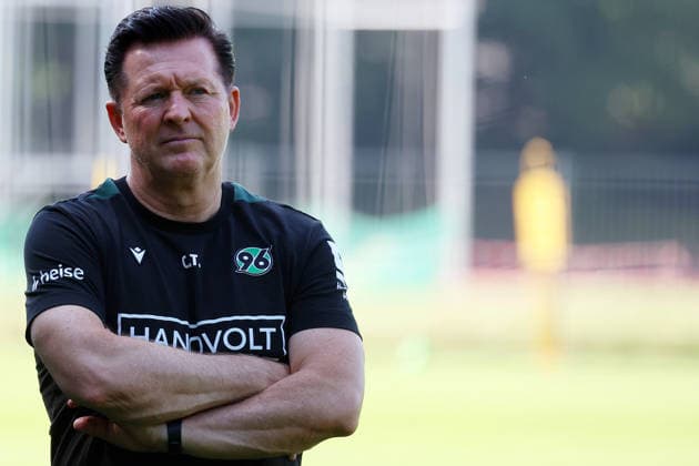 24.06.2026, xrekx, Fussball 2.Bundesliga, VfL Wolfsburg - Trainingsstart Saison 2026 27 v.l. Christian Titz Trainer (Hannover 96) (DFL DFB REGULATIONS PROHIBIT ANY USE OF PHOTOGRAPHS as IMAGE SEQUENCES and or QUASI-VIDEO) Wolfsburg