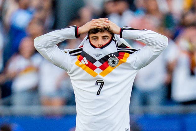 Sport Themen der Woche KW27 FIFA Fussball Weltmeisterschaft 2026, Sechszehntelfinale, Deutschland vs. Paraguay, 29.06.2026, Boston Stadium Nick Woltemade (Deutschland) Kai Havertz (Deutschland) unzufrieden unglücklich traurig enttäuscht Copyright: xBahhoxKarax