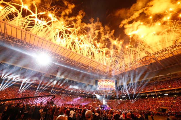epaselect USA SUPER BOWL LIV Super Bowl LIV epaselect epa08189442 Colombian singer Shakira and US singer Jennifer Lopez perform during halftime of the National Football League s Super Bowl LIV at Hard Rock Stadium in Miami Gardens, Florida, USA, 02 February 2020. MIAMI GARDENS United States  Copyright: xLARRYxW.xSMITHx