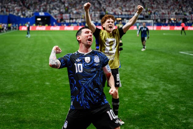 260715 Lionel Messi and Valentin Barco of Argentina celebrate after 1-2 during the FIFA World Cup, WM, Weltmeisterschaft, Fussball 2026 semifinal football match between England and Argentina on July 15, 2026 in Atlanta. Photo: Joel Marklund BILDBYRAN kod JM JM0828 bbeng fotboll football soccer fotball vm fotbolls-vm fotball-vm fotbolls-vm 2026 fifa world cup 2026 semifinal england argentina jubel Copyright: JOELxMARKLUND BB260715JM152