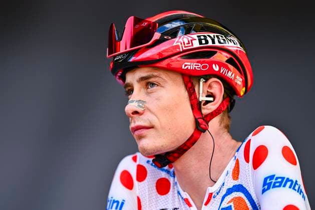 Tour de France 2026 Stage 14 LE MARKSTEIN, FRANCE - JULY 18 : Vingegaard Jonas (DEN) of Team Visma Lease a Bike on the podium before the start of race during stage 14 of the 113rd edition of Tour de France an UCI World Tour 2.UWT cycling road race stage for Men Elite of 155 km with start in Mulhouse and finish in Le Markstein on July 18, 2026 in Le Markstein, France, 18 07 2026 ( Motordriver Kurt Vandenborre - Le Markstein France  Copyright: xGvgx