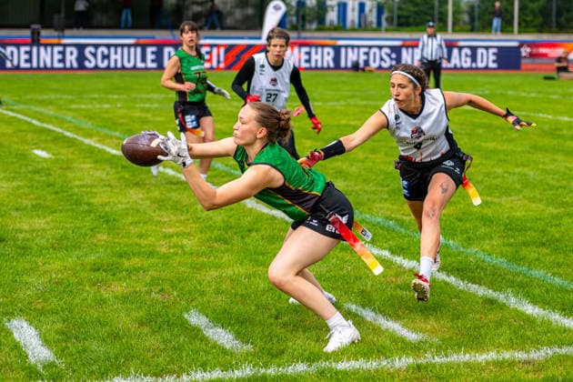 Munich Spatzen (grün) gegen Düsseldorf Firecats (weiß) - Halbfinale Frauen - Flag Football - Die Finals 2026 (24.07.2026, Hannover Erika-Fisch-Stadion (Hannover, GER), Copyright: xJanxGuentherx