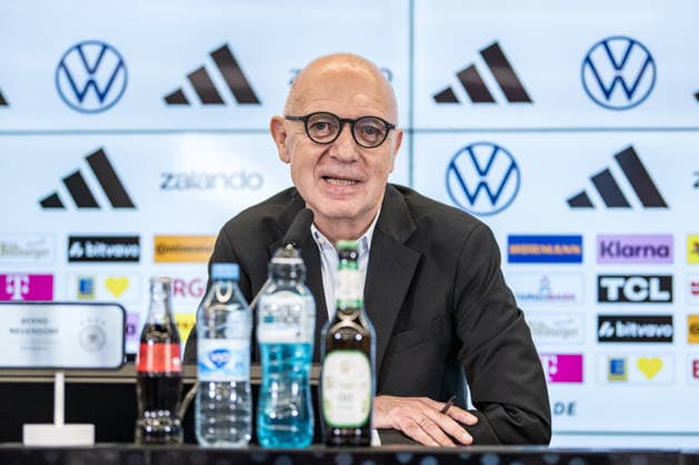24.07.2026, xfux, Fussball DFB Deutsche Fussball Nationalmannschaft - Pressekonferenz zur Vorstellung von Juergen Jürgen Klopp als Trainer Bundestrainer, v.l. Praesident Präsident Bernd Neuendorf (Deutscher Fussball-Bund DFB) Frankfurt am Main