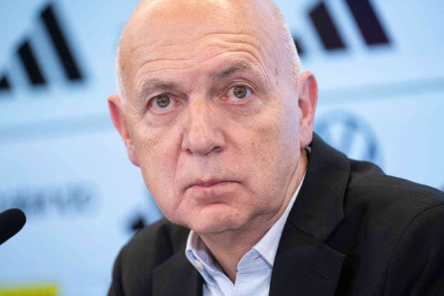 Bernd NEUENDORF (GER, DFB Praesident) Portraet, Porträt, Portrait, Angeschnittenes Einzelbild, Einzelmotiv, Pressekonferenz des DFB zur Vorstellung von Juergen Klopp als neuer Fussball-Bundestrainer, DFB-Campus in Frankfurt am 24.07.2026 Â