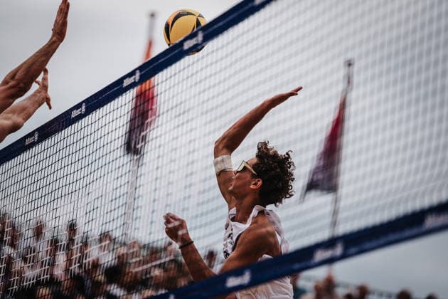Beachvolleyball Männer Allianz German Beach Club Finals Die Finals 2026 Hannover Finale Eintracht Spontent (Düsseldorf) vs. Hauptstadt Beacher (Berlin) 26.07.2026 Filo Wüst beim Angriff Hannover Opernplatz Niedersachsen Deutschland