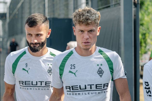Robin Hack (Borussia Moenchengladbach, 25) und Franck Honorat (Borussia Moenchengladbach, 09) auf dem Weg zum Trainingsplatz. Oeffentliches Training Borussia Moenchengladbach auf dem Trainingsgelaende am ista-Borussia Park, 1. Bundesliga, Fussball, Saison 2026 2027, 30.07.2026 oeffentliches Training Borussia Moenchengladbach, 1. Bundesliga, Saison 2026 2027, 30.07.2026 Moenchengladbach Copyright: xEibner-Pressefoto ThomasxHaeslerx EP_THR