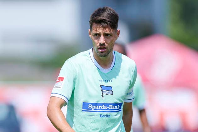 Josip Brekalo (Hertha BSC Berlin) schaut, Friendly match, 1. FC Köln v Hertha BSC Berlin, Koasastadion am 31. July 2026 in St. Johann in Tirol, Österreich. (Foto von Marco Steinbrenner DeFodi Images) Josip Brekalo (Hertha BSC Berlin) looks on, Friendly match, 1. FC Köln v Hertha BSC Berlin, Koasastadion, July 31, 2026 in St. Johann in Tirol, Austria. (Photo by Marco Steinbrenner DeFodi Images) -