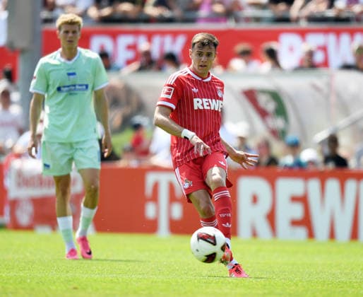 31.07.2026, xophax, Fussball 1.Bundesliga, 1.FC Koeln Trainingslager . Mannschaft des 1.FC Köln in Kitzbühel .Training in Sankt Johann. Freundschaftsspiel St.Johann in Tirol gegen Hertha BSC. 1.FC Köln - Hertha. Paul Okon - Engstler ( 1.FC Köln ) Kitzbühel
