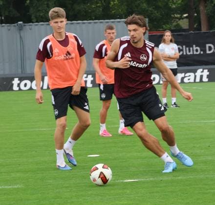 31.07.2026 - Fussball - 2. Fussball - Bundesliga - Saison 2026 2027 - 1. FC Nürnberg Nuernberg FCN ( Club ) - Training - Sportfoto Zink DoGe - xdoxgex - Fynn Otto (20, 1. FC Nürnberg FCN ) Kristian Mandic (36, 1. FC Nürnberg FCN )