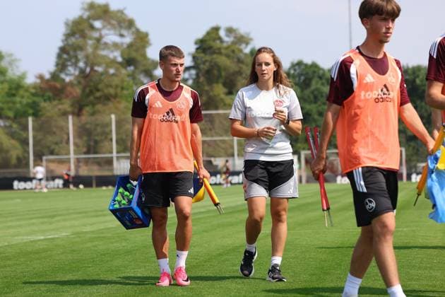 31.07.2026 - Fussball - 2. Fussball - Bundesliga - Saison 2026 2027 - 1. FC Nürnberg Nuernberg FCN ( Club ) - Training - Sportfoto Zink DoGe - xdoxgex - Tobias Heß Hess ( U23 FCN ) Anika Monatzetter (Physiotherapeutin 1. FC Nürnberg FCN )