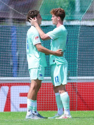 Soufian Gouram (Hertha BSC Berlin) und Sebastian Gronning Andersen (Hertha BSC Berlin) jubeln, Friendly match, 1. FC Köln v Hertha BSC Berlin, Koasastadion am 31. July 2026 in St. Johann in Tirol, Österreich. (Foto von Marco Steinbrenner DeFodi Images) Soufian Gouram (Hertha BSC Berlin) und Sebastian Gronning Andersen (Hertha BSC Berlin) cheer, Friendly match, 1. FC Köln v Hertha BSC Berlin, Koasastadion, July 31, 2026 in St. Johann in Tirol, Austria. (Photo by Marco Steinbrenner DeFodi Images) -