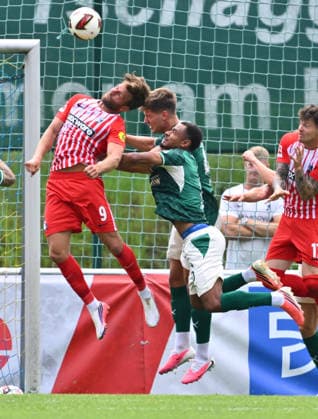 31.07.2026 - Fussball - Saison 2026 2027 - Testspiel Freundschaftsspiel Vorbereitungsspiel - SC Freiburg - SpVgg Greuther Fürth ( Kleeblatt ) - - Sportfoto Zink - xwoxzix - regulations prohibit any use of photographs as image sequences and or quasi-video - only for editorial use - Lucas Höler Hoeler 89, SC Freiburg ) Krisztian Keresztes (29, SpVgg Greuther Fürth ) Sacha Banse Bansé (6, SpVgg Greuther Fürth )