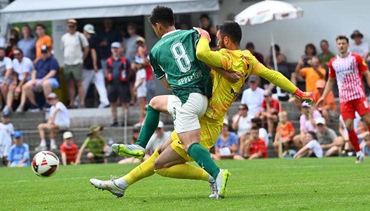 31.07.2026 - Fussball - Saison 2026 2027 - Testspiel Freundschaftsspiel Vorbereitungsspiel - SC Freiburg - SpVgg Greuther Fürth ( Kleeblatt ) - - Sportfoto Zink - xwoxzix - regulations prohibit any use of photographs as image sequences and or quasi-video - only for editorial use - Shinta Appelkamp (8, SpVgg Greuther Fürth ) Mio Backhaus (1, SC Freiburg )
