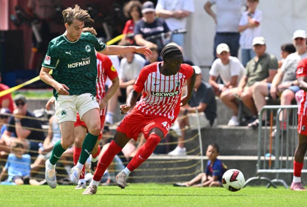 31.07.2026 - Fussball - Saison 2026 2027 - Testspiel Freundschaftsspiel Vorbereitungsspiel - SC Freiburg - SpVgg Greuther Fürth ( Kleeblatt ) - - Sportfoto Zink - xwoxzix - regulations prohibit any use of photographs as image sequences and or quasi-video - only for editorial use - Gian Luca Gian-Luca Itter (27, SpVgg Greuther Fürth ) Bruno Ogbus (43, SC Freiburg )