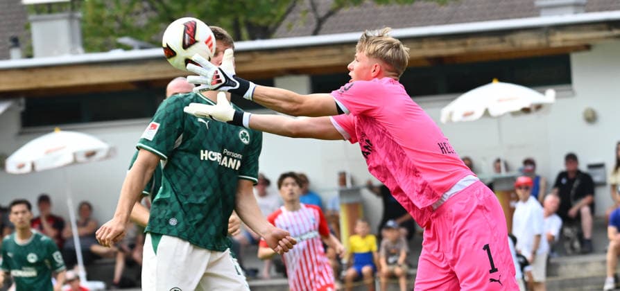 31.07.2026 - Fussball - Saison 2026 2027 - Testspiel Freundschaftsspiel Vorbereitungsspiel - SC Freiburg - SpVgg Greuther Fürth ( Kleeblatt ) - - Sportfoto Zink - xwoxzix - regulations prohibit any use of photographs as image sequences and or quasi-video - only for editorial use - Florian Hellstern (1, SpVgg Greuther Fürth )
