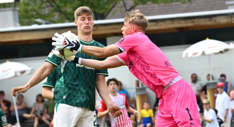 31.07.2026 - Fussball - Saison 2026 2027 - Testspiel Freundschaftsspiel Vorbereitungsspiel - SC Freiburg - SpVgg Greuther Fürth ( Kleeblatt ) - - Sportfoto Zink - xwoxzix - regulations prohibit any use of photographs as image sequences and or quasi-video - only for editorial use - Krisztian Keresztes (29, SpVgg Greuther Fürth ) Florian Hellstern (1, SpVgg Greuther Fürth )