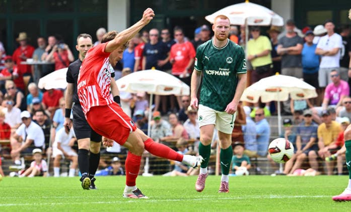 31.07.2026 - Fussball - Saison 2026 2027 - Testspiel Freundschaftsspiel Vorbereitungsspiel - SC Freiburg - SpVgg Greuther Fürth ( Kleeblatt ) - - Sportfoto Zink - xwoxzix - regulations prohibit any use of photographs as image sequences and or quasi-video - only for editorial use - Maximilian Eggestein (8, SC Freiburg ) Chance Torchance