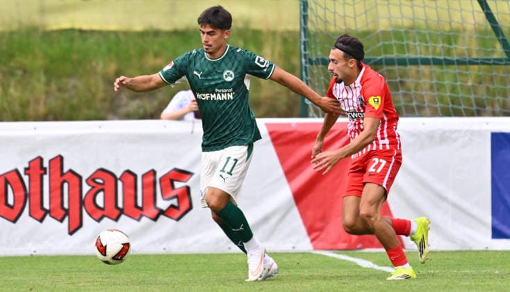 31.07.2026 - Fussball - Saison 2026 2027 - Testspiel Freundschaftsspiel Vorbereitungsspiel - SC Freiburg - SpVgg Greuther Fürth ( Kleeblatt ) - - Sportfoto Zink - xwoxzix - regulations prohibit any use of photographs as image sequences and or quasi-video - only for editorial use - Aaron Keller (11, SpVgg Greuther Fürth ) Berkay Yilmaz (27, SC Freiburg )