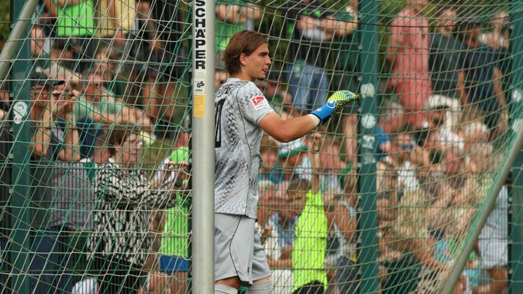 VfL vs SC Telstar, Testspiel Wolfsburg, 31.07.2026, Fußball, Herren, Saison 2026 2027, Testspiel, VfL Wolfsburg vs. SC Telstar, Torwart Jakub Zielinski (VfL Wolfsburg) VW Arena Deutschland