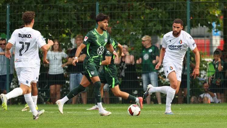 VfL vs SC Telstar, Testspiel Wolfsburg, 31.07.2026, Fußball, Herren, Saison 2026 2027, Testspiel, VfL Wolfsburg vs. SC Telstar, Muhammed Damar (VfL Wolfsburg) VW Arena Deutschland