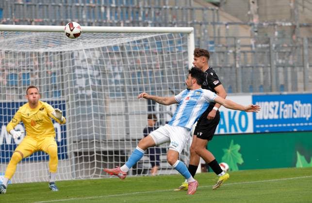 CFC vs BFC Preussen 31.07.2026 Chemnitz, eins Stadion- An der Gellertstrasse, Fussball, Regionalliga Nordost 2026 2027, 2. Spieltag , CFC, CFC vs BFC Preussen vlnr: Florian Palmowski, Domenico Alberico und Alexander Dikarev Chemnitz Sachsen BRD