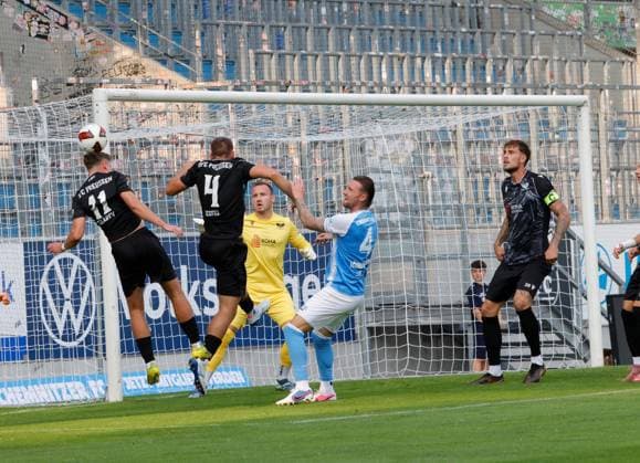 CFC vs BFC Preussen 31.07.2026 Chemnitz, eins Stadion- An der Gellertstrasse, Fussball, Regionalliga Nordost 2026 2027, 2. Spieltag , CFC, CFC vs BFC Preussen Gefahr vor dem Berliner Tor, Alexander Dikarev am Ball Chemnitz Sachsen BRD