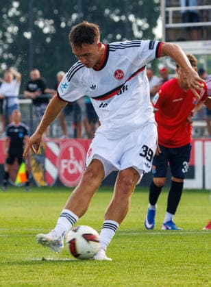 31.07.2026 - Fussball - Saison 2026 2027 - Regionalliga Bayern - 02. Spieltag: 1. FC Nürnberg FCN II ( Club ) - SpVgg Unterhaching - DaMa - xdaxmax - Tor Treffer Torschuß zum 1:0 - Torschütze Joel Skowronek (39, 1. FC Nürnberg FCN II ) per Elfmeter