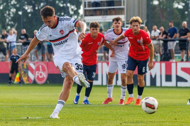 31.07.2026 - Fussball - Saison 2026 2027 - Regionalliga Bayern - 02. Spieltag: 1. FC Nürnberg FCN II ( Club ) - SpVgg Unterhaching - DaMa - xdaxmax - Tor Treffer Torschuß zum 1:0 - Torschütze Joel Skowronek (39, 1. FC Nürnberg FCN II ) per Elfmeter