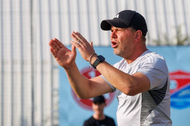 31.07.2026 - Fussball - Saison 2026 2027 - Regionalliga Bayern - 02. Spieltag: 1. FC Nürnberg FCN II ( Club ) - SpVgg Unterhaching - DaMa - xdaxmax - Andreas Andy Wolf (Trainer 1. FC Nürnberg FCN II ) zeigt an gestikuliert dirigiert gibt Anweisungen