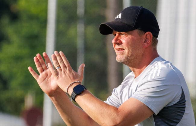 31.07.2026 - Fussball - Saison 2026 2027 - Regionalliga Bayern - 02. Spieltag: 1. FC Nürnberg FCN II ( Club ) - SpVgg Unterhaching - DaMa - xdaxmax - Andreas Andy Wolf (Trainer 1. FC Nürnberg FCN II ) zeigt an gestikuliert dirigiert gibt Anweisungen