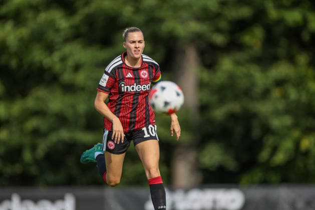 GER, Bad Nauheim, Eintracht Frankfurt vs Racing Strasbourg, Vorbereitung, Fussball, DFB, Spielzeit 2026 2027, Sportplatz Bad Nauheim, Testspiel im Bild: Laura Freigang (Eintracht Frankfurt Frauen 10) DFB DFL REGULATIONS PROHIBIT ANY USE OF PHOTOGRAPHS AS IMAGE SEQUENCES AND OR QUASI-VIDEO, 31.07.2026 Copyright: HMBxMedia HendrikxHamelau