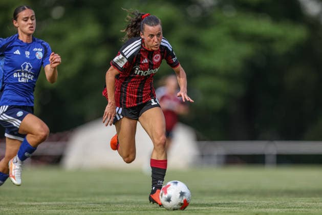 GER, Bad Nauheim, Eintracht Frankfurt vs Racing Strasbourg, Vorbereitung, Fussball, DFB, Spielzeit 2026 2027, Sportplatz Bad Nauheim, Testspiel im Bild: Hayley Raso (Eintracht Frankfurt Frauen 7) DFB DFL REGULATIONS PROHIBIT ANY USE OF PHOTOGRAPHS AS IMAGE SEQUENCES AND OR QUASI-VIDEO, 31.07.2026 Copyright: HMBxMedia HendrikxHamelau
