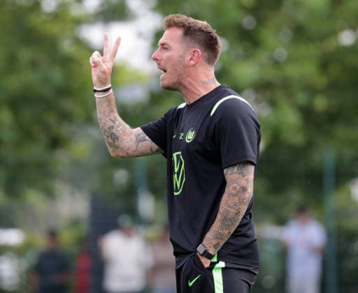 Trainer Tobias Strobl (VfL Wolfsburg) Fussball, Herren, Saison 2026 2027, 2.Liga, VfL Wolfsburg gegen SC Telstar, Testspiel, Saisonvorbereitung, 3-1 DFL REGULATIONS PROHIBIT ANY USE OF PHOTOGRAPHS AS IMAGE SEQUENCES AND OR QUASI-VIDEO.
