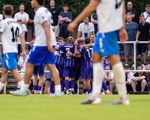Fussball, Herren, Saison 2026 2027, Regionalliga Nordost (2. Spieltag), SV Tasmania Berlin - FC Erzgebirge Aue, Aue jubelt nach Tor zum 0:2 durch Patrick Kapp (Aue), 31.07. 2026, Copyright: xSebastianxRäppold MatthiasxKochx