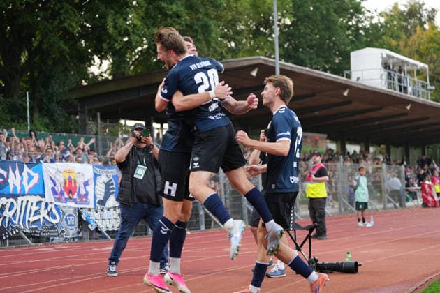 Fußball I Herren I Saison 2026-2027 I Regionalliga Nord I 1. Spieltag I SV Werder Bremen U23 - VfB Oldenburg I 31.07.2026 Torjubel nach demElfmeter Tor Marc Schröder (20, VfB Oldenburg) und Torschütze Mats Facklam (29, VfB Oldenburg) Bremen Stadiongelände Platz 11 Bremen Deutschland Copyright: xLobeca JonasxBoningx