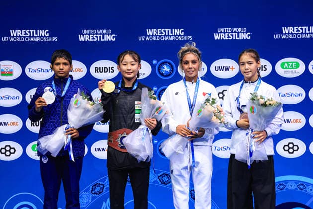 U17, U 17 Wrestling World Championships Podium 46kg WW - Gold: Kokona Makino (JPN), Silver: Sandhya Vishnoi (IND), Bronze: Madison Marie Healey (USA), Inzhu Bakkozha (KAZ) Copyright: xUnitedxWorldxWrestlingx xAmirrezx UWW-U17-WC-BAKU-2026