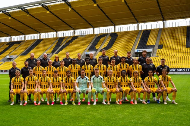 TSV Alemannia Aachen 1900 e. V.; 3. Liga, Portraettermin 2026 2027, Mannschaftsfoto, hintere Reihe v.l.n.r.: Joerg Laufenberg, Patrick Kowal, Wera Bosseler, Sven Vonderhagen, Dr. Thorsten Rohde, Dr. Alexander Mauckner, Nils Perius, Simon Fries, Youssef Baaoui, Amine Abouer-Raja mittlere Reihe v.l.n.r.: Mersad Selimbegovic, Ilyas Trenz, Petros Bagkalianis, Valmir Sulejmani, Marius Wegmann, Emmanuel Elekwa, Gideon Jung, Louis Köster, Danilo Wiebe, Joel da Silva Kiala, Mika Hanraths, Ivica Ljubicic, Amer Mujicic, vordere Reihe v.l.n.r.: Mika Schroers, Mika Pobric, Daniel Starodid, Faton Ademi, Mehdi Loune, Manuel Riemann, Stefan Bajic, Lukas Scepanik, Ken Izekor, Meiko Waeschenbach, Fabio Torsiello, Matti Wagner, GER, TSV Alemannia Aachen 1900 e. V., 3. Liga, Portraettermin 2026 2027 GER, TSV Alemannia Aachen 1900 e. V., 3. Liga, Portraettermin 2026 2027, Mannschaftsfoto Aachen Copyright: xEibner-Pressefoto J.xDerondeaux EP_JDU