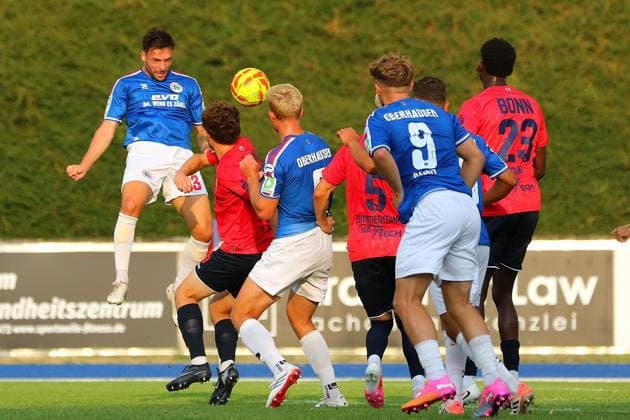 Regionalliga West: Bonner SC - Rot-Weiß Oberhausen ** NUR FÜR REDAKTIONELLE ZWECKE ** EDITORIAL USE ONLY **<p>Nils Winter beim Kopfball Bonner SC - RWO Ort: Bonn, Sportpark Nord Datum: 31.07.2026 Deutschland NRW Bonn Copyright: MichaxKorb